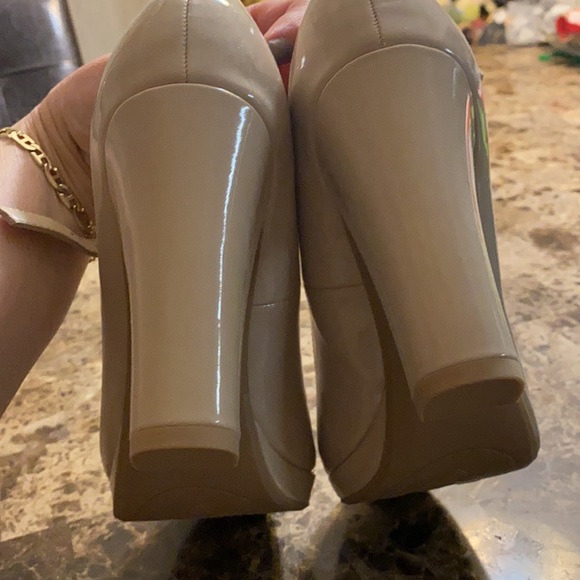 Brand new Beige Patent heels - Picture 8 of 10